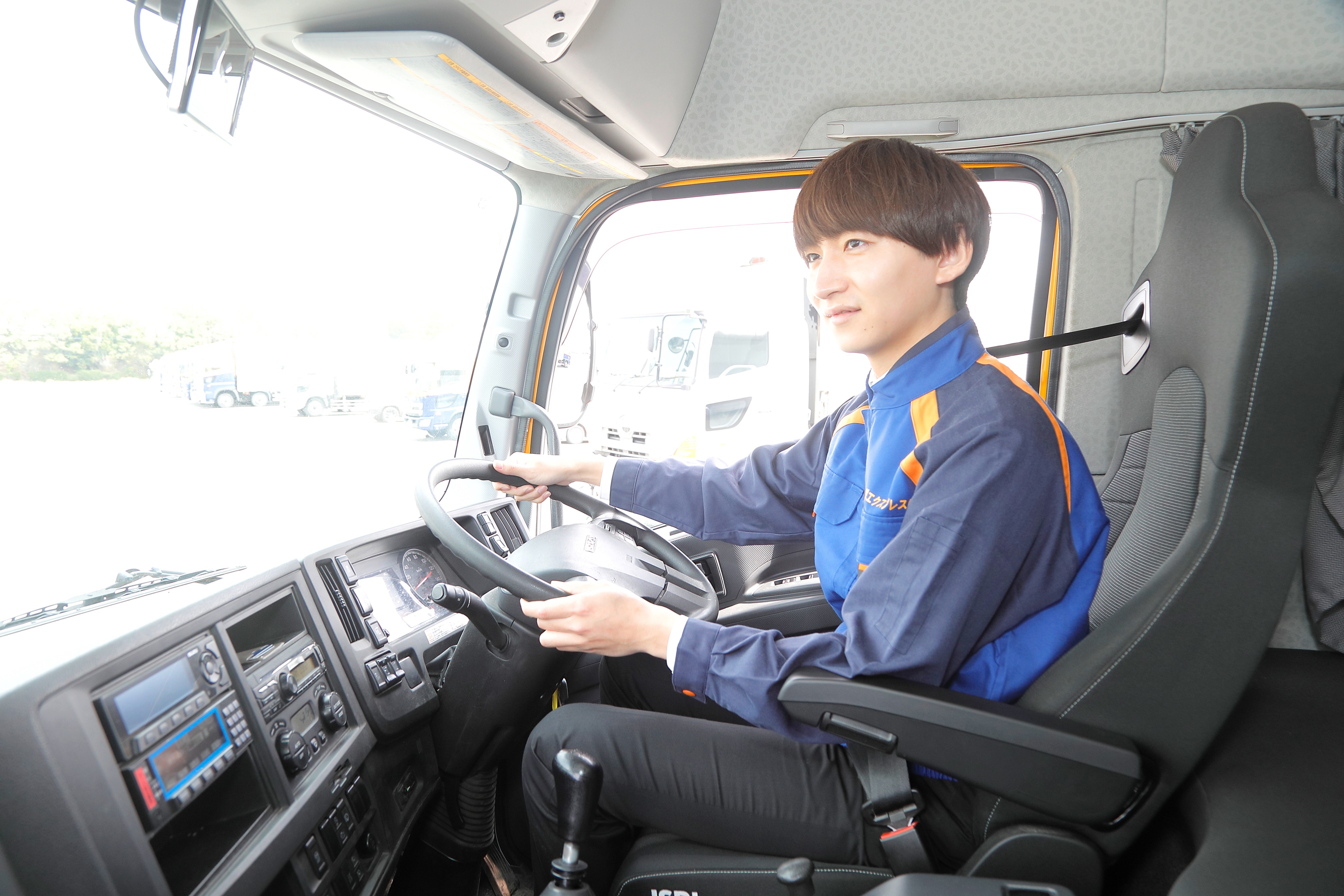 ティーロジエクスプレス株式会社 松本営業所の正社員 中型トラックドライバー（3t～6.5t） トラックドライバー求人イメージ